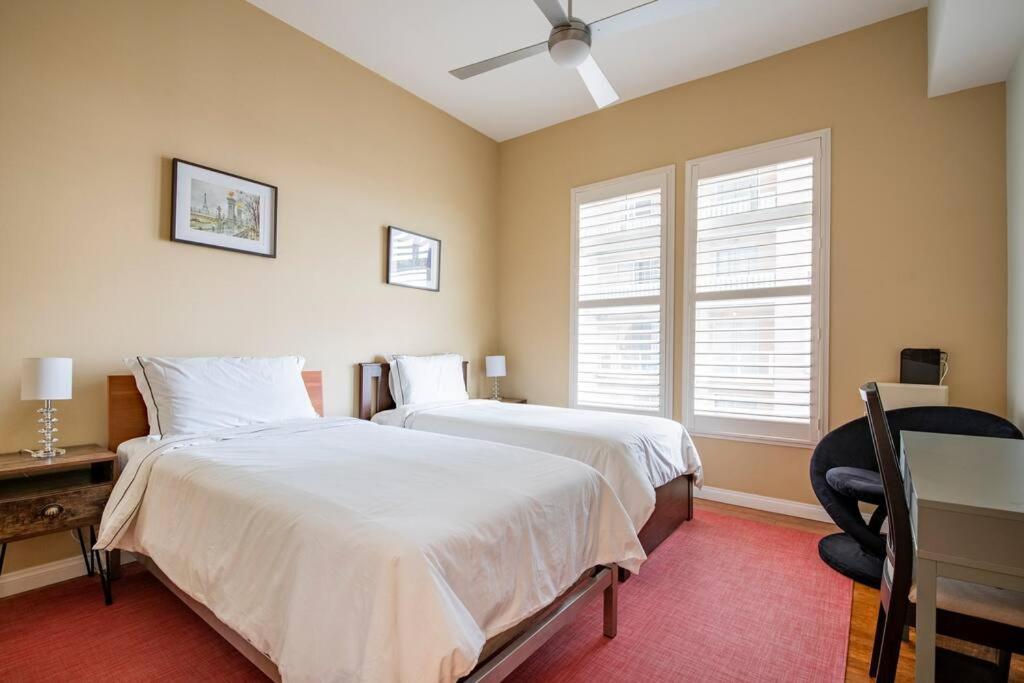 A Corner Unit With Ocean Views From Every Room Long Beach Extérieur photo